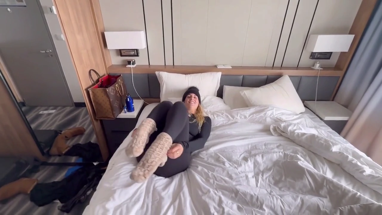 Cheating on my girlfriend with a beautiful woman I met on the cruise porn video