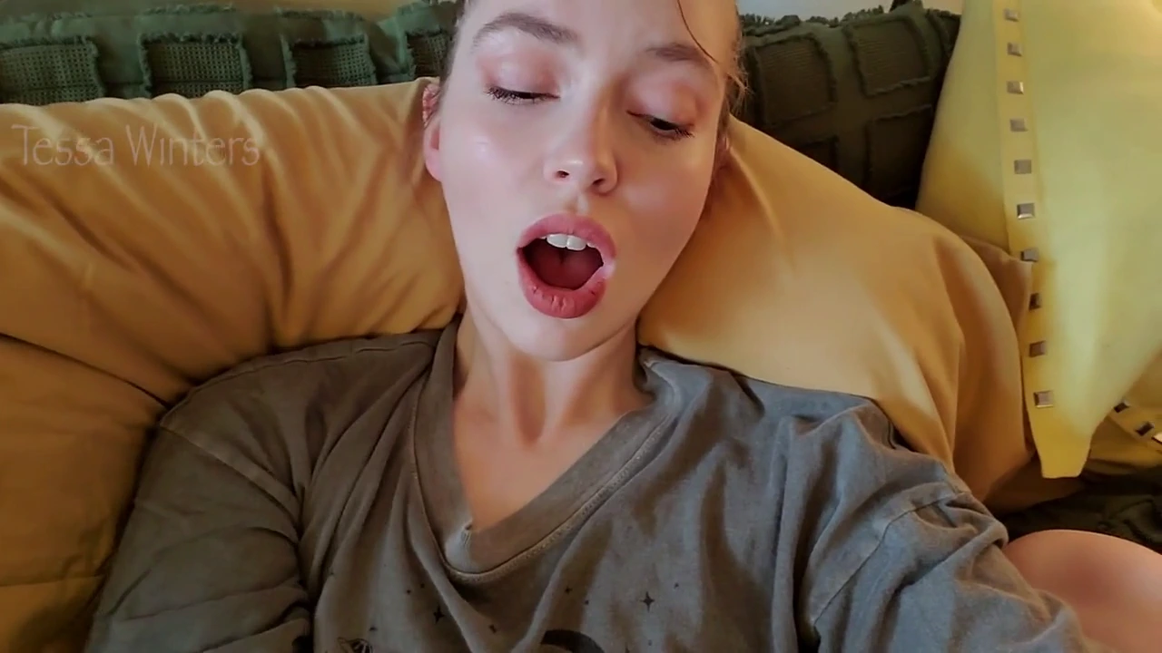 Sneaky cheating ex-girlfriend masturbates on FaceTime porn video